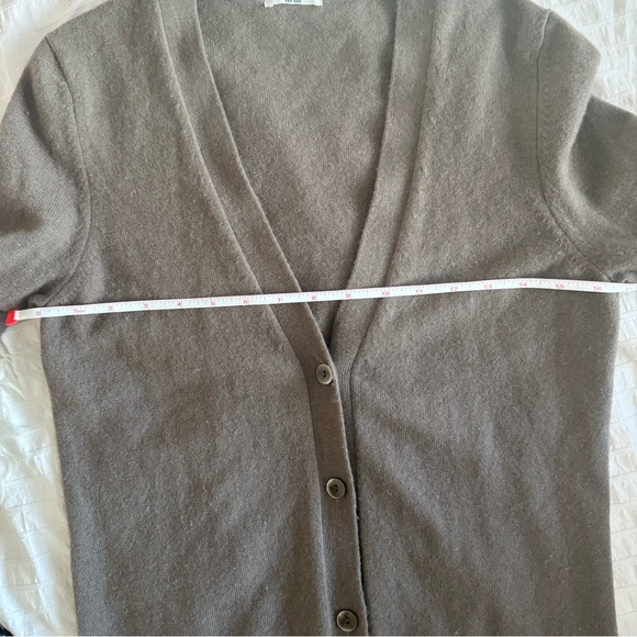 Uniqlo Mocha Cashmere V-neck Cardigan - Picture 6 of 8